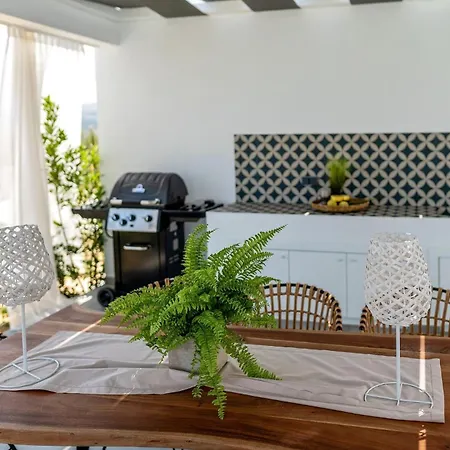 Vilă Exclusive Crete 4 Bedrooms Blue Lavish Interiors Infinity Pool Incredible Sea Views Terrace With Bbq Gym Rethymno Ádhele
