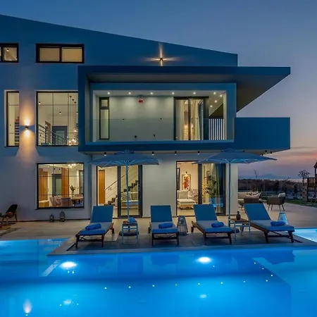 ヴィラ Exclusive Crete 4 Bedrooms Blue Lavish Interiors Infinity Pool Incredible Sea Views Terrace With Bbq Gym Rethymno