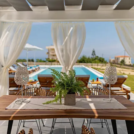 ヴィラ Exclusive Crete 4 Bedrooms Blue Lavish Interiors Infinity Pool Incredible Sea Views Terrace With Bbq Gym Rethymno Ádhele